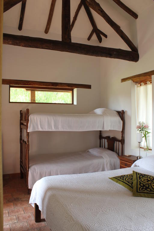 Hostal Casa Del Arte Robles Bilik gambar