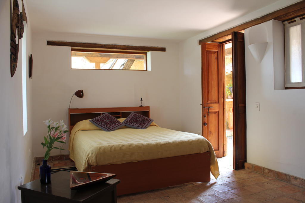 Hostal Casa Del Arte Robles Bilik gambar
