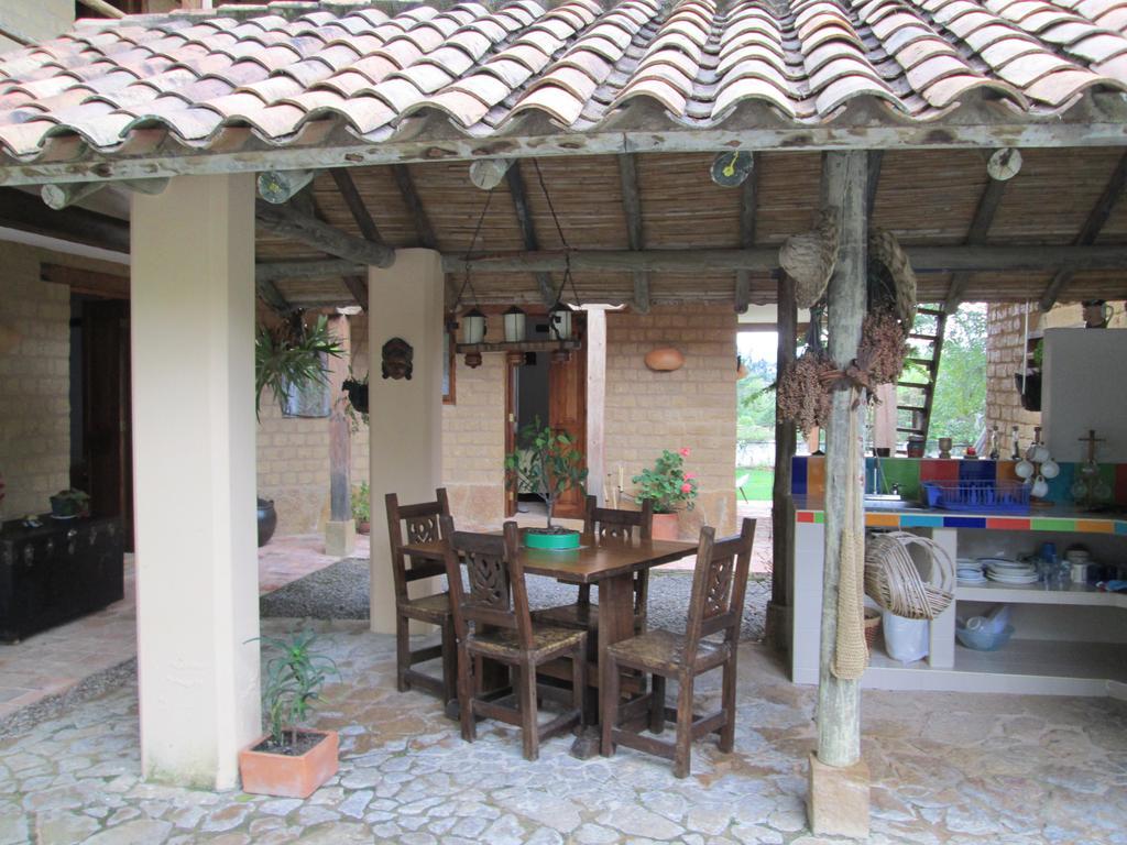 Hostal Casa Del Arte Robles Luaran gambar