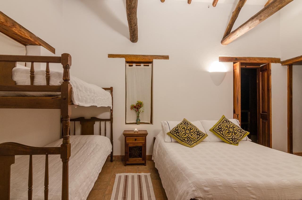 Hostal Casa Del Arte Robles Luaran gambar