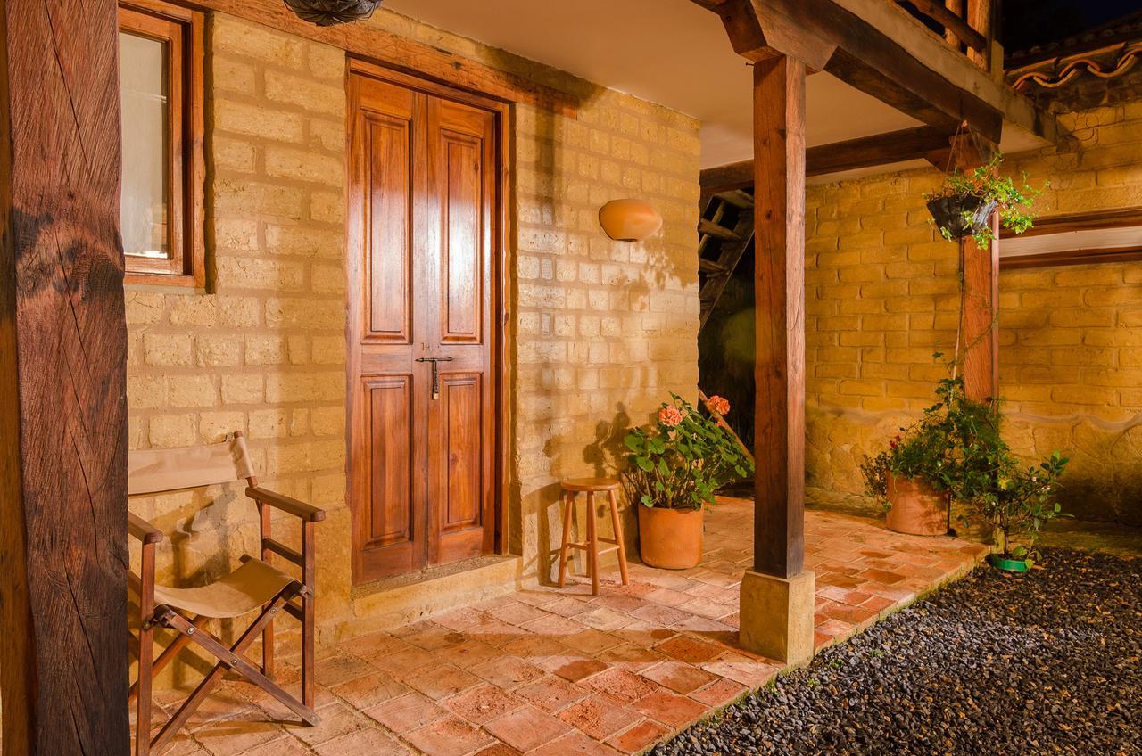 Hostal Casa Del Arte Robles Luaran gambar